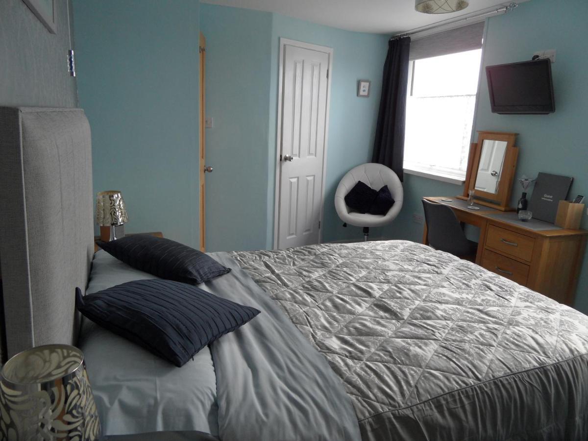 ヘルストン Monterey Pines Bed & Breakfast エクステリア 写真