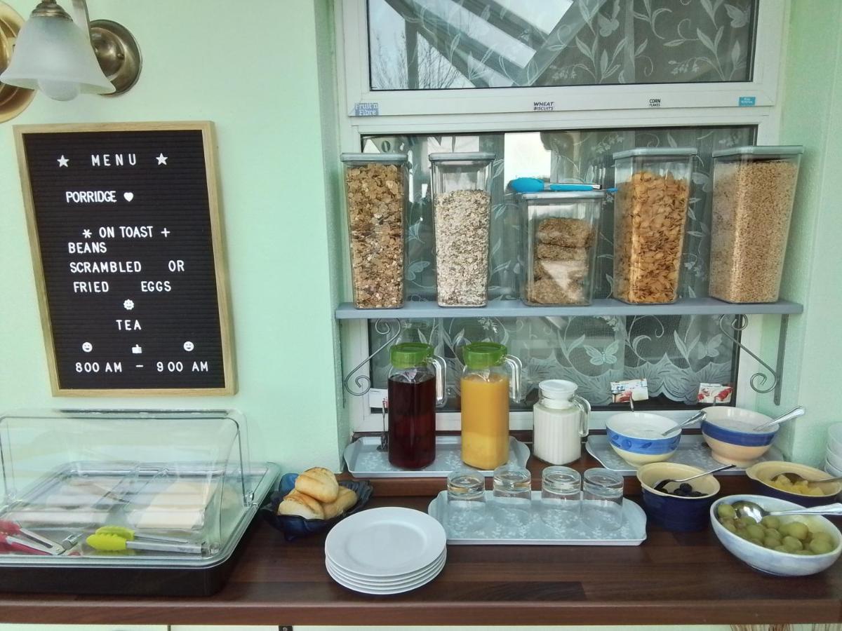 ヘルストン Monterey Pines Bed & Breakfast エクステリア 写真