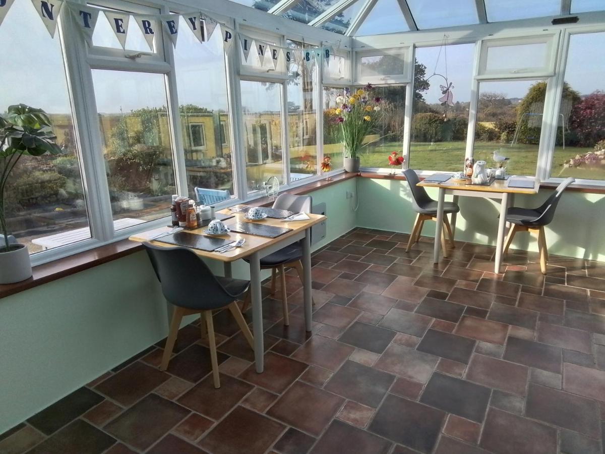 ヘルストン Monterey Pines Bed & Breakfast エクステリア 写真